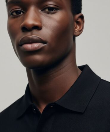 BLACK POLO REGULAR FIT TEE